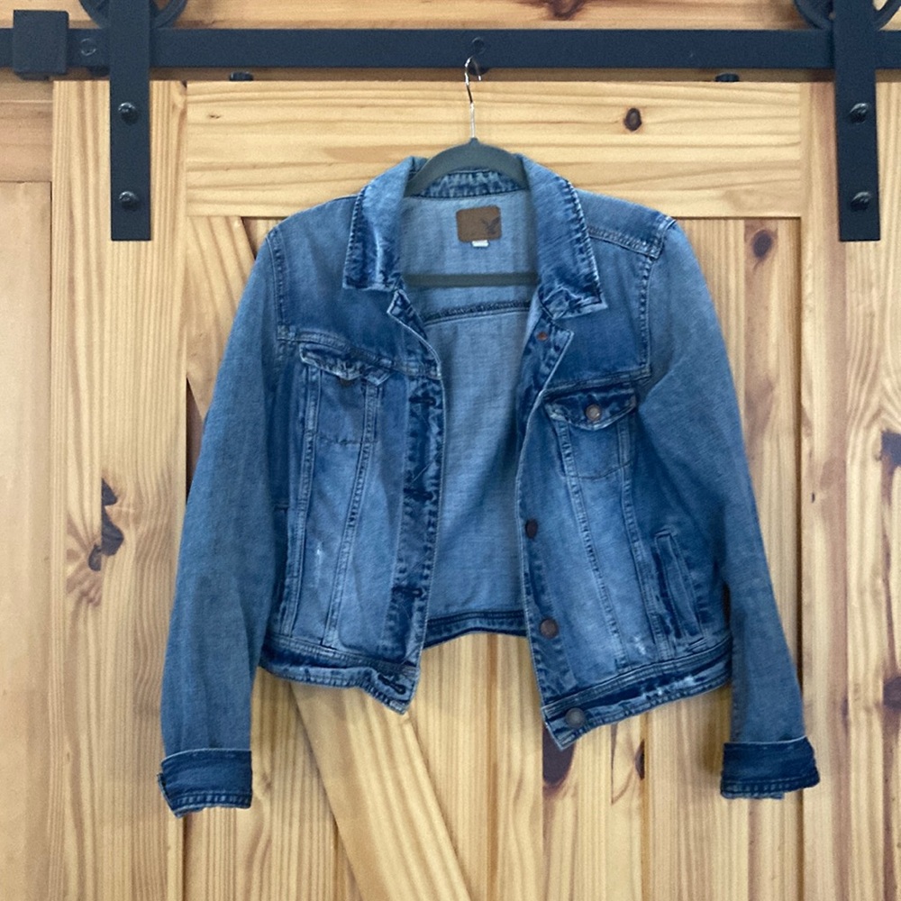 Cropped denim jacket